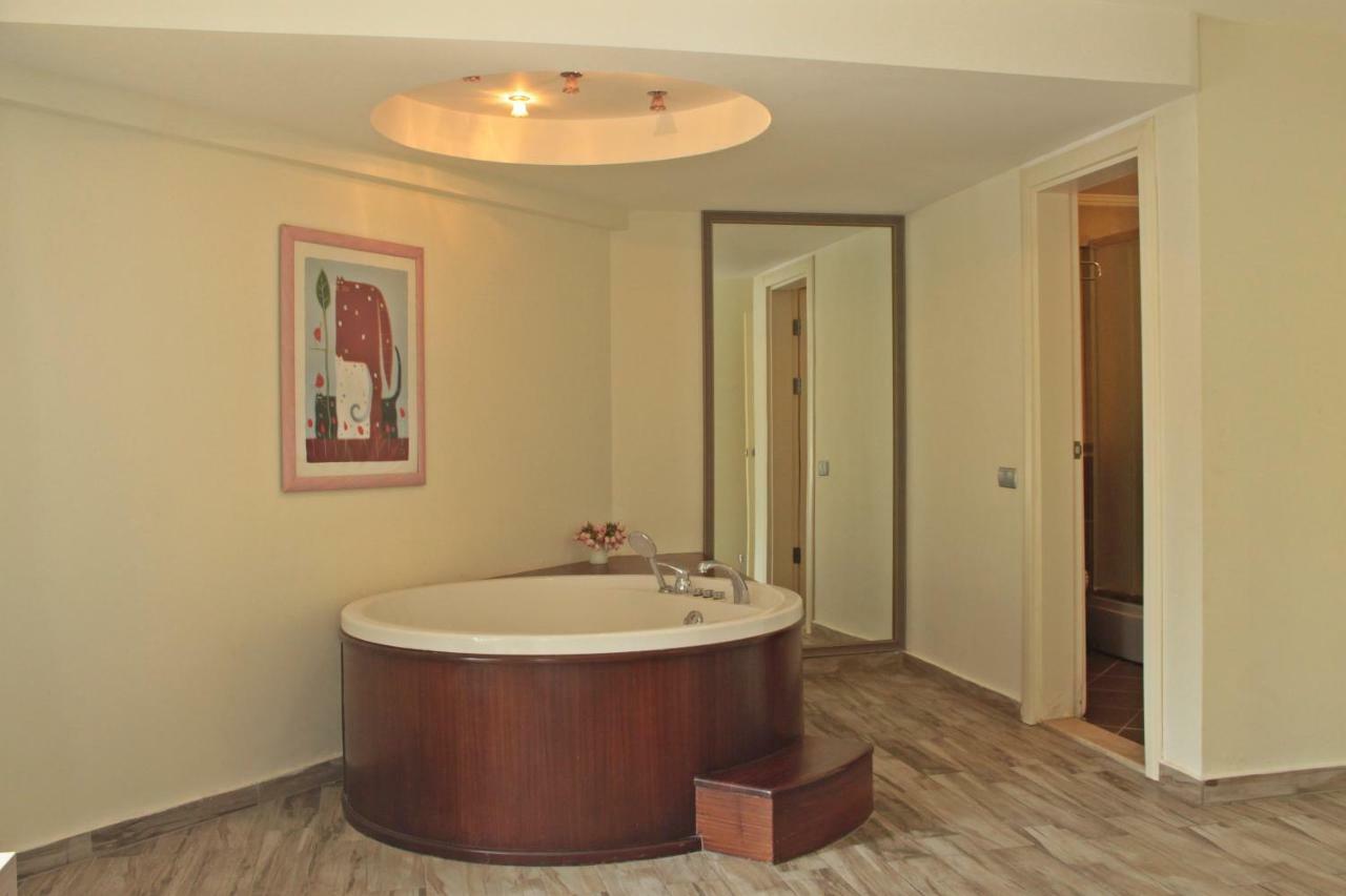 Costa Queen Suites Gumbet ภายนอก รูปภาพ